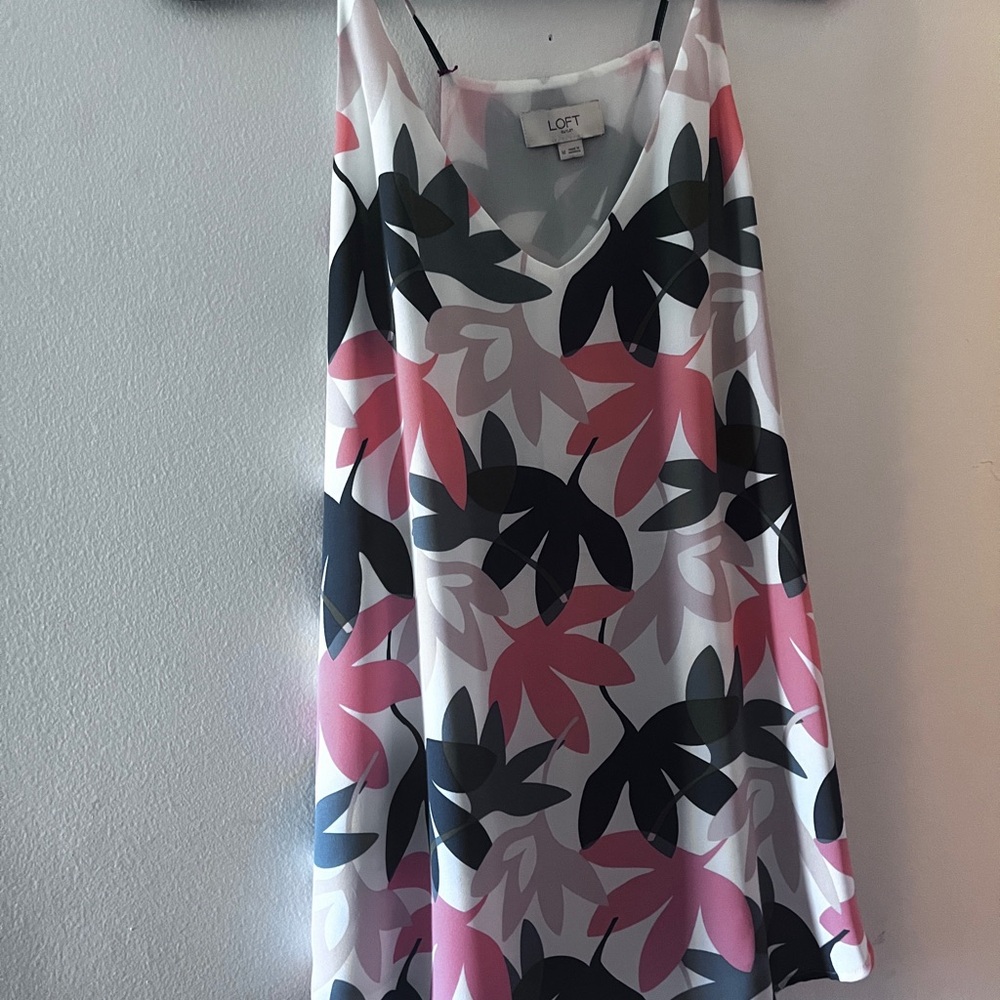 LOFT Multicolor Floral V-Neck Top